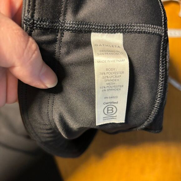 Althea Womens Capri Leggings with mesh accent black size medium - Picture 8 of 8